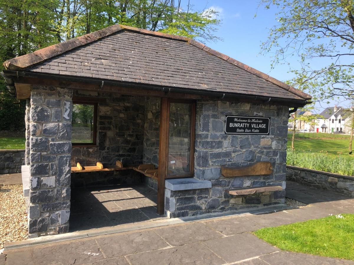 The Courtyard Guesthouse B&B Bunratty Exterior photo