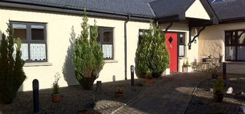 The Courtyard Guesthouse B&B Bunratty Exterior photo